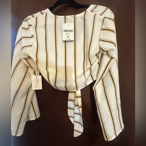 Forever 21 Striped Cropped Women's Top - Picture 4 of 5